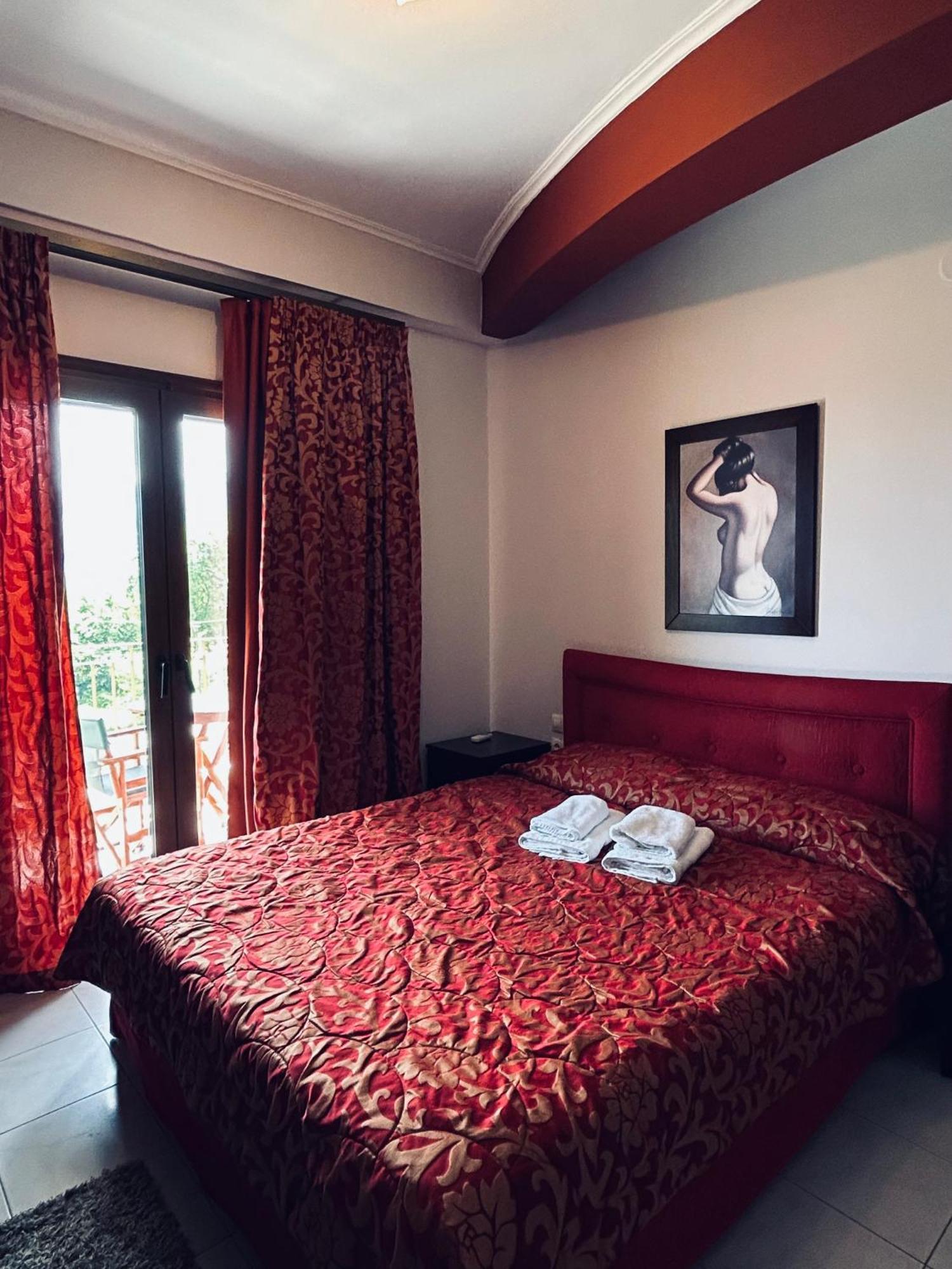 Hotel Athina Káto Loutrákion Zewnętrze zdjęcie